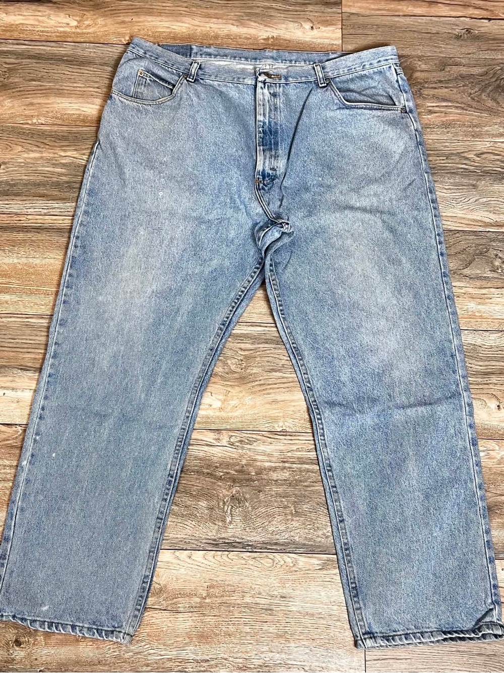 Wrangler Men's Light Blue Relaxed Fit Jeans